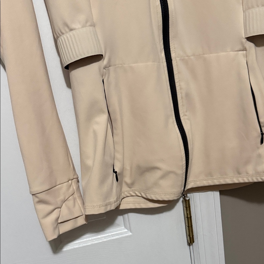 Fabletics Trinity Cold Weather Performance Jacket in bone {Small} - Picture 5 of 9